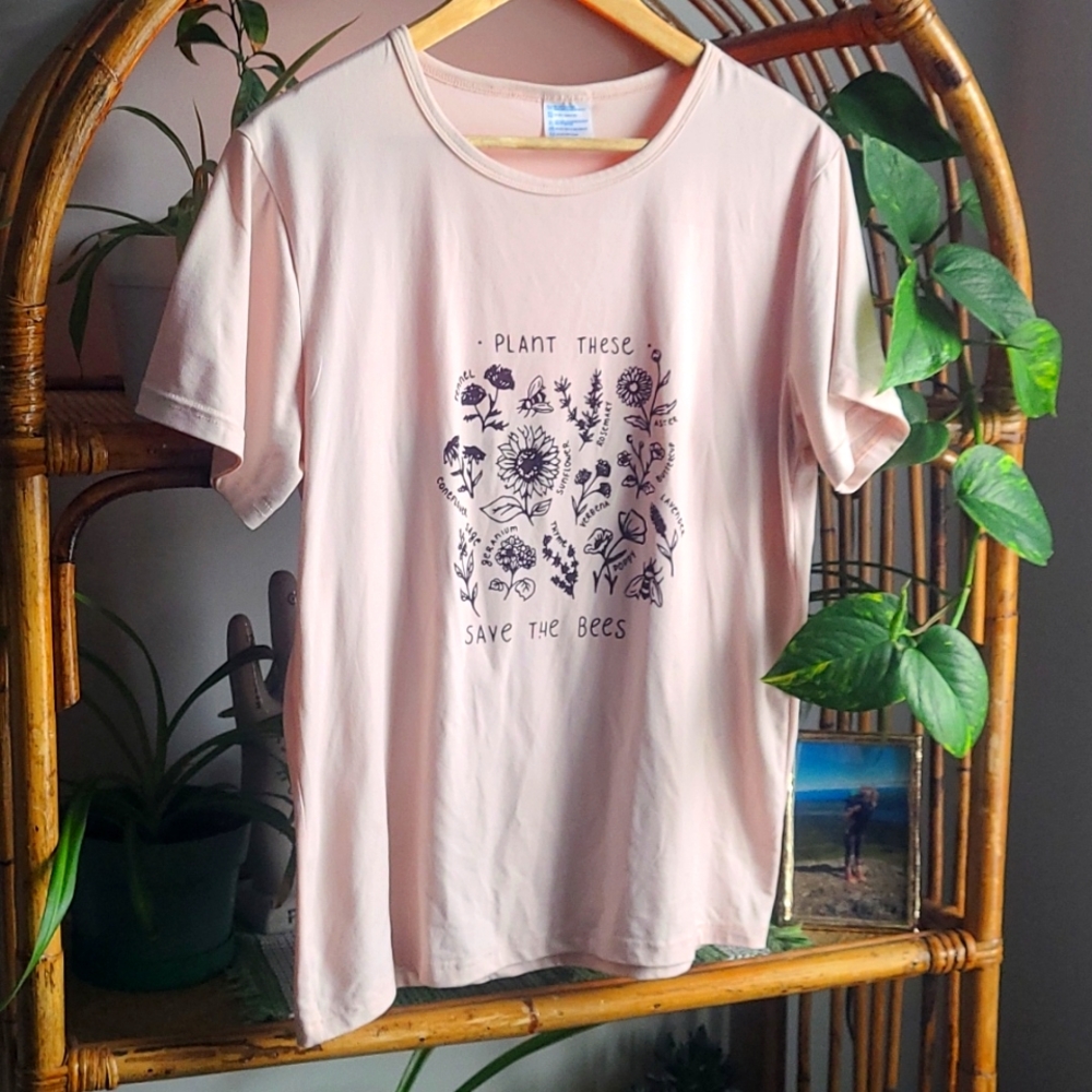 🌿3 for $30🌿 Save The Bees Tee